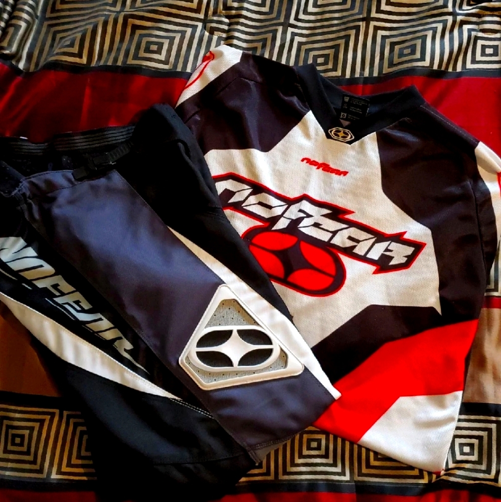RETRO NO FEAR GEAR